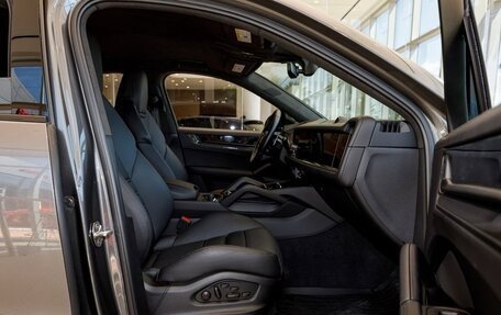 Porsche Cayenne III, 2024 год, 28 000 000 рублей, 24 фотография
