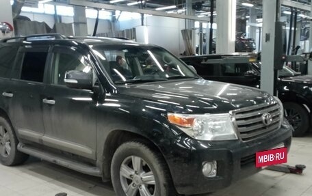 Toyota Land Cruiser 200, 2015 год, 4 368 000 рублей, 2 фотография