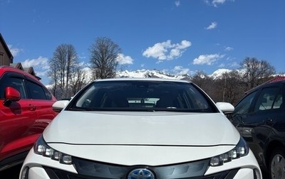 Toyota Prius IV XW50, 2018 год, 2 240 000 рублей, 1 фотография