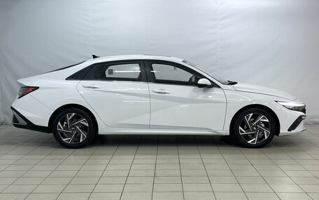 Hyundai Elantra, 2024 год, 2 550 000 рублей, 10 фотография