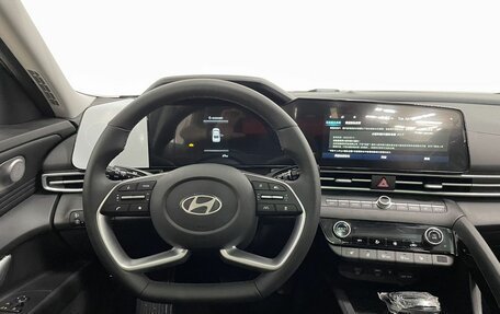 Hyundai Elantra, 2024 год, 2 550 000 рублей, 18 фотография