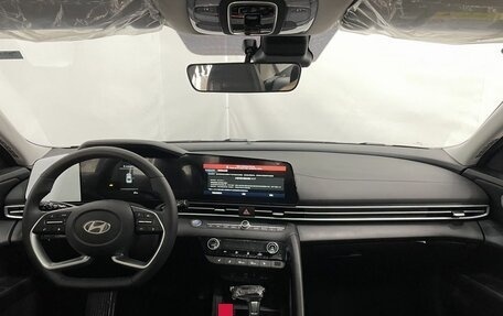 Hyundai Elantra, 2024 год, 2 550 000 рублей, 13 фотография