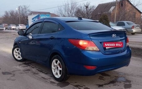 Hyundai Solaris II рестайлинг, 2011 год, 600 000 рублей, 5 фотография