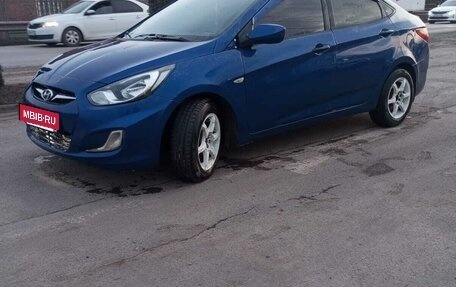 Hyundai Solaris II рестайлинг, 2011 год, 600 000 рублей, 6 фотография