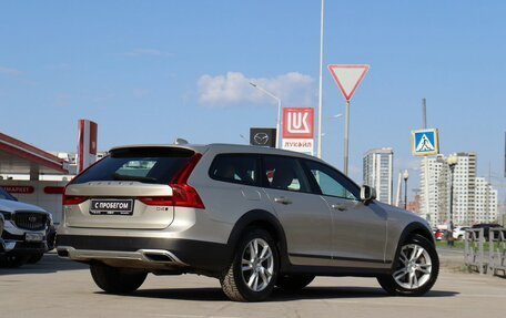 Volvo V90 Cross Country I рестайлинг, 2018 год, 2 990 000 рублей, 5 фотография
