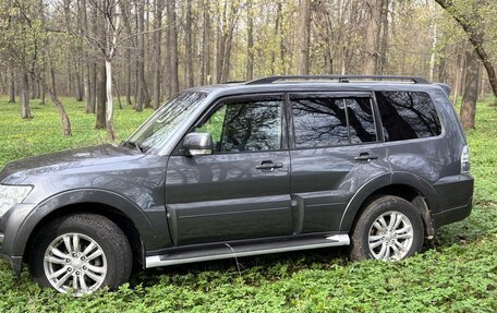 Mitsubishi Pajero IV, 2015 год, 2 050 000 рублей, 3 фотография