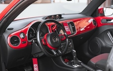 Volkswagen Beetle, 2013 год, 1 890 000 рублей, 15 фотография
