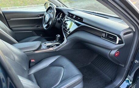 Toyota Camry, 2019 год, 3 200 000 рублей, 11 фотография
