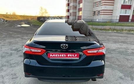 Toyota Camry, 2019 год, 3 200 000 рублей, 7 фотография