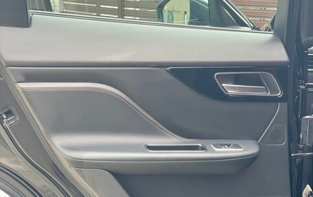 Jaguar F-Pace, 2018 год, 2 990 000 рублей, 26 фотография