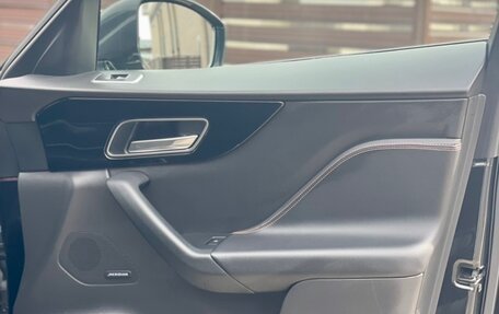 Jaguar F-Pace, 2018 год, 2 990 000 рублей, 25 фотография
