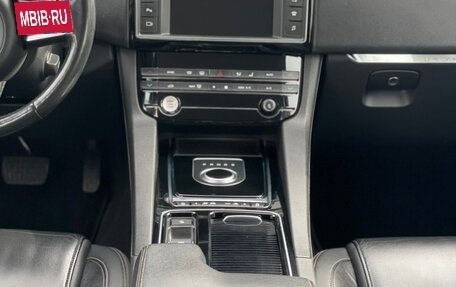 Jaguar F-Pace, 2018 год, 2 990 000 рублей, 19 фотография