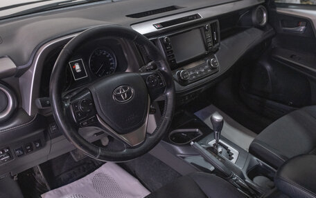 Toyota RAV4, 2017 год, 2 459 000 рублей, 8 фотография