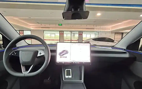 Tesla Model Y I, 2025 год, 4 360 000 рублей, 10 фотография
