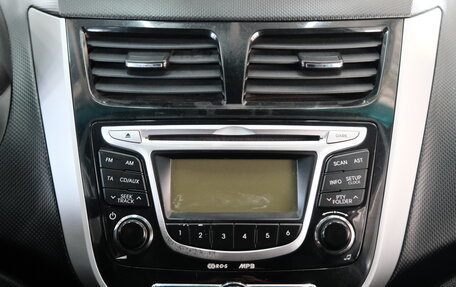 Hyundai Solaris II рестайлинг, 2011 год, 859 000 рублей, 17 фотография