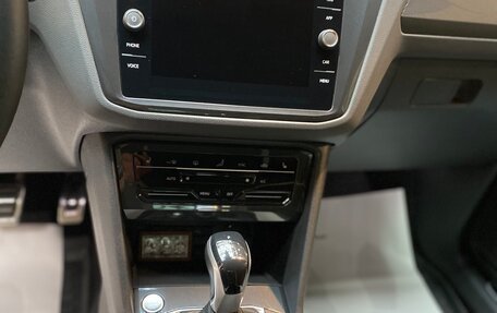 Volkswagen Tiguan II, 2021 год, 3 350 000 рублей, 13 фотография