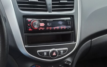 Hyundai Solaris II рестайлинг, 2013 год, 760 000 рублей, 11 фотография