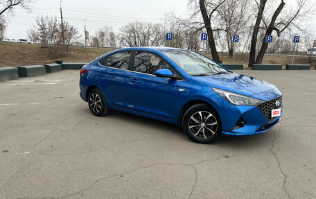 Hyundai Solaris II рестайлинг, 2021 год, 1 690 000 рублей, 8 фотография