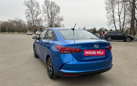 Hyundai Solaris II рестайлинг, 2021 год, 1 690 000 рублей, 4 фотография