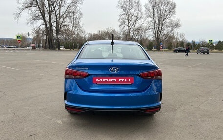 Hyundai Solaris II рестайлинг, 2021 год, 1 690 000 рублей, 5 фотография