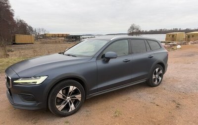 Volvo V60 Cross Country II, 2021 год, 3 950 000 рублей, 1 фотография