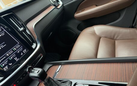 Volvo V60 Cross Country II, 2021 год, 3 950 000 рублей, 13 фотография
