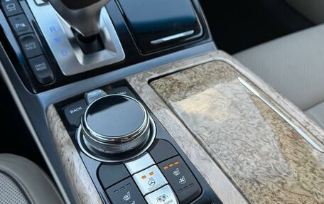 Genesis G90 I рестайлинг, 2016 год, 3 079 700 рублей, 17 фотография