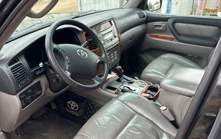 Toyota Land Cruiser 100 рестайлинг 2, 2005 год, 2 150 000 рублей, 9 фотография