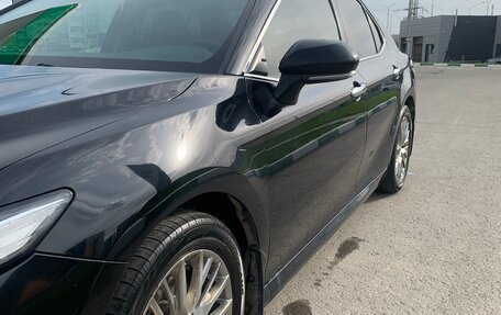 Toyota Camry, 2018 год, 2 630 000 рублей, 2 фотография