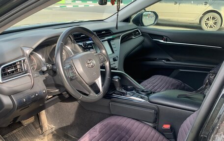 Toyota Camry, 2018 год, 2 630 000 рублей, 10 фотография
