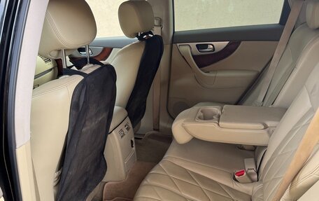 Infiniti QX70, 2013 год, 2 600 000 рублей, 9 фотография