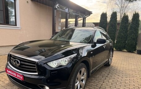 Infiniti QX70, 2013 год, 2 600 000 рублей, 2 фотография