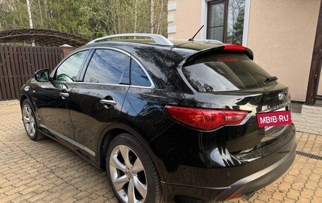 Infiniti QX70, 2013 год, 2 600 000 рублей, 4 фотография