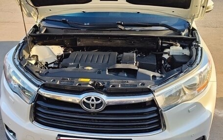 Toyota Highlander III, 2014 год, 2 590 000 рублей, 5 фотография