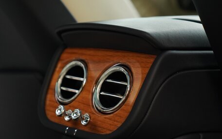 Bentley Bentayga I, 2021 год, 19 500 000 рублей, 16 фотография