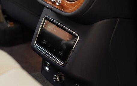 Bentley Bentayga I, 2021 год, 19 500 000 рублей, 17 фотография
