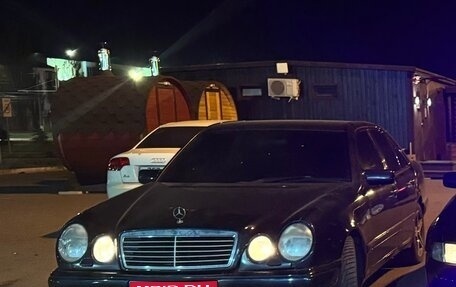 Mercedes-Benz E-Класс, 1999 год, 560 000 рублей, 1 фотография