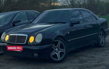 Mercedes-Benz E-Класс, 1999 год, 560 000 рублей, 2 фотография