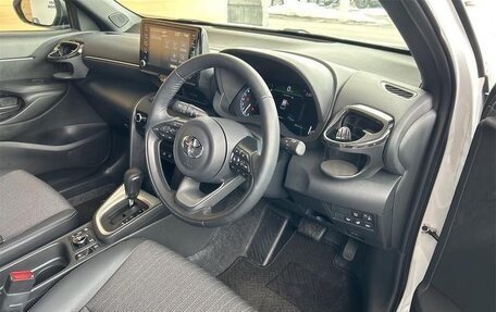 Toyota Yaris Cross, 2022 год, 1 435 000 рублей, 14 фотография