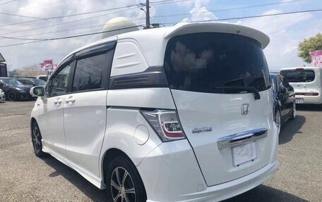 Honda Freed I, 2015 год, 778 000 рублей, 4 фотография