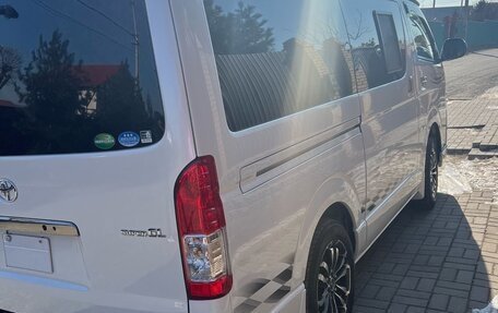 Toyota HiAce H200, 2015 год, 4 545 000 рублей, 7 фотография