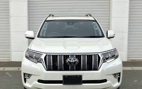 Toyota Land Cruiser Prado 150 рестайлинг 2, 2021 год, 3 800 000 рублей, 2 фотография
