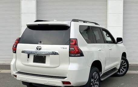 Toyota Land Cruiser Prado 150 рестайлинг 2, 2021 год, 3 800 000 рублей, 6 фотография