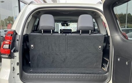 Toyota Land Cruiser Prado 150 рестайлинг 2, 2021 год, 3 800 000 рублей, 25 фотография