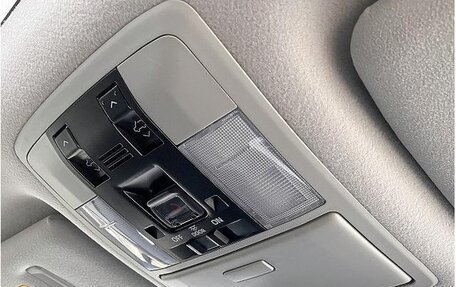 Toyota Land Cruiser Prado 150 рестайлинг 2, 2021 год, 3 800 000 рублей, 19 фотография