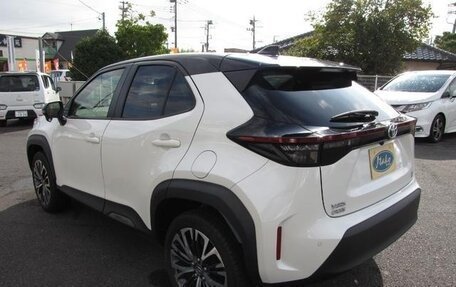 Toyota Yaris Cross, 2022 год, 1 450 001 рублей, 5 фотография