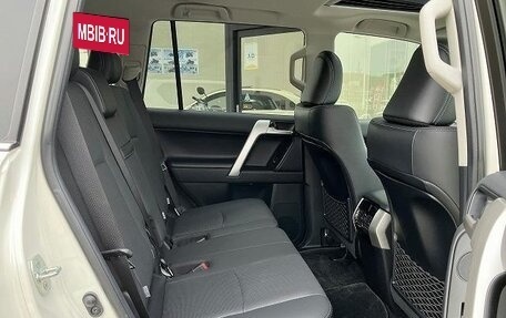 Toyota Land Cruiser Prado 150 рестайлинг 2, 2021 год, 3 800 000 рублей, 22 фотография