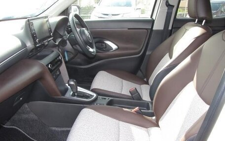 Toyota Yaris Cross, 2022 год, 1 450 001 рублей, 15 фотография