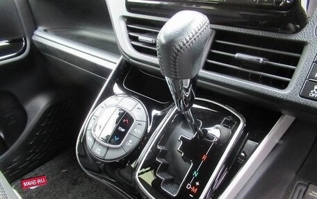 Toyota Voxy III, 2021 год, 2 520 001 рублей, 14 фотография