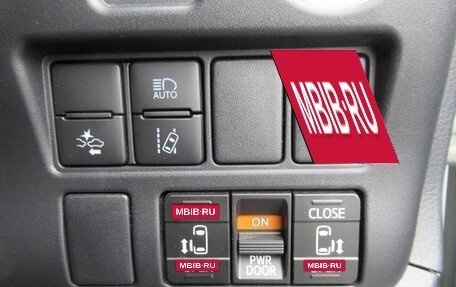Toyota Voxy III, 2021 год, 2 520 001 рублей, 16 фотография